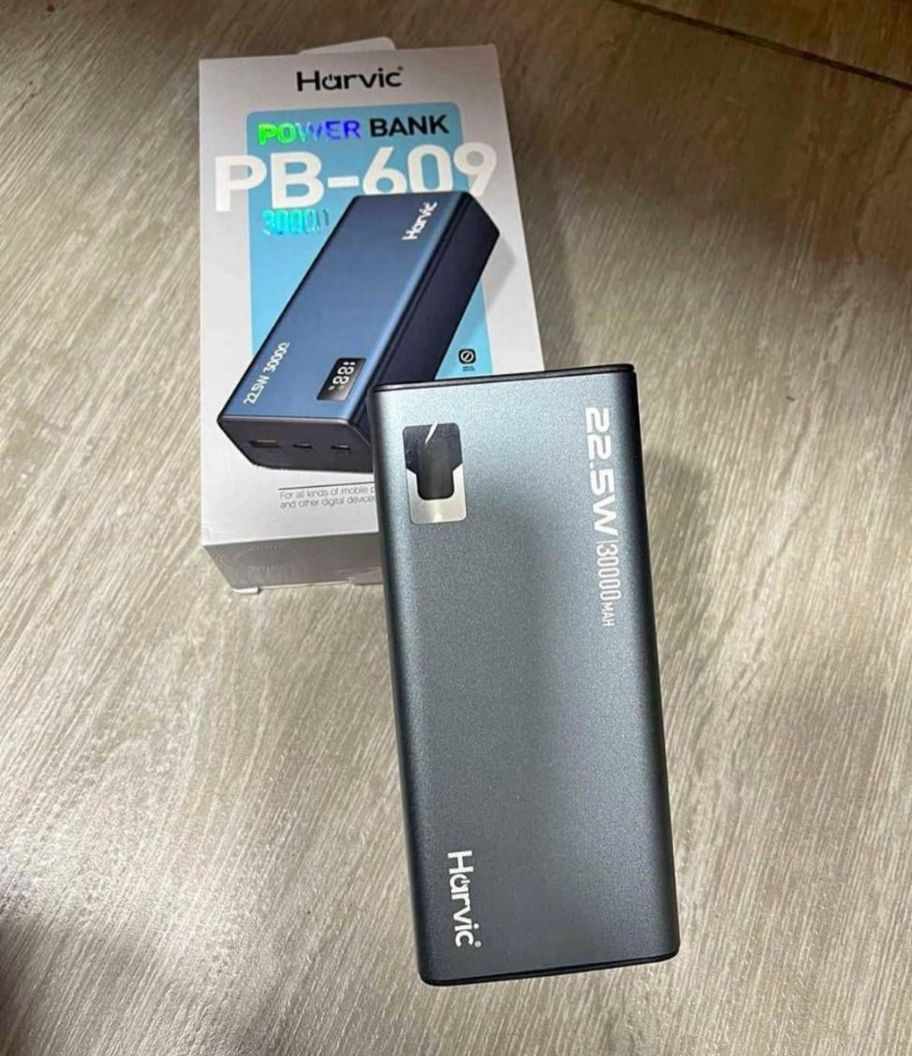 Batería Externa Portátil Power Bank Harvic 30.000 mAh con Pantalla Digital y Carga Rápida 2.1A